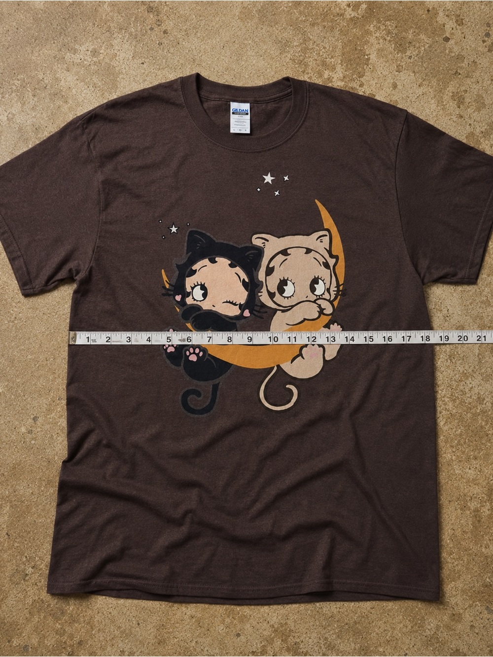 Gildan 5000 Brown Betty Boop Cat Moon Vintage Graphic Tee Size M - Picture 4 of 5